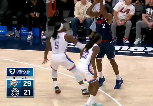 开云下载-伦纳德三分2中2拿到8分，快船回应一波9-2追至8分打停雷霆